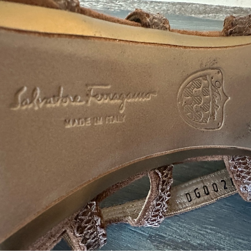 Salvatore Ferragamo Brown Leather Suede Stiletto Slingbacks - Size 8.5 - Picture 10 of 11